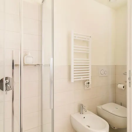 Como City Wall コモ