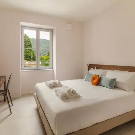 Apartment Como City Wall Como