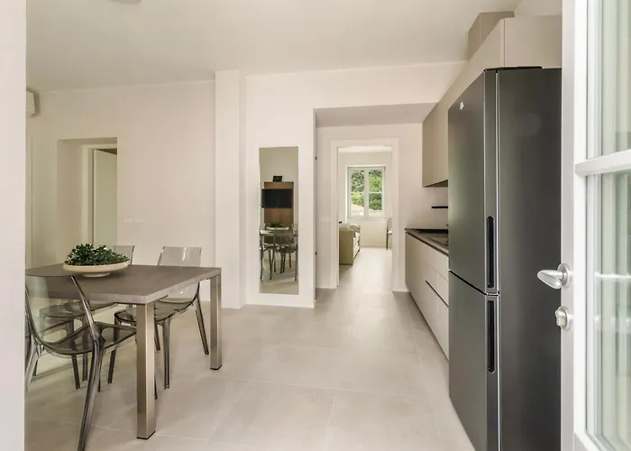 Como City Wall شقة كومو