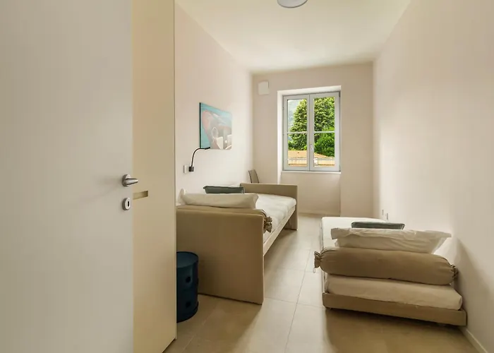 Como City Wall * كومو