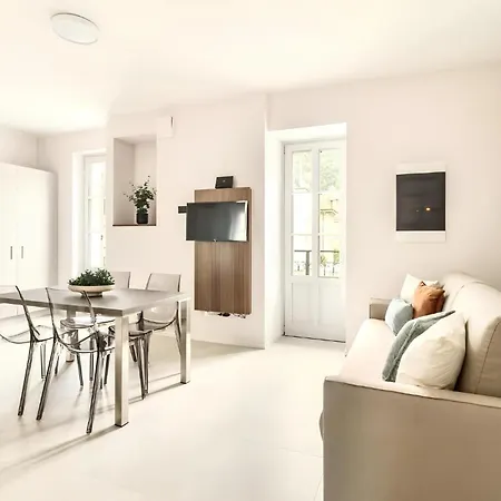 Como City Wall コモ